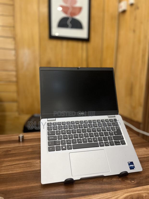 Laptop Dell Latitude 5330 16GB Intel Core I5 SSD 256GB · Photo 5