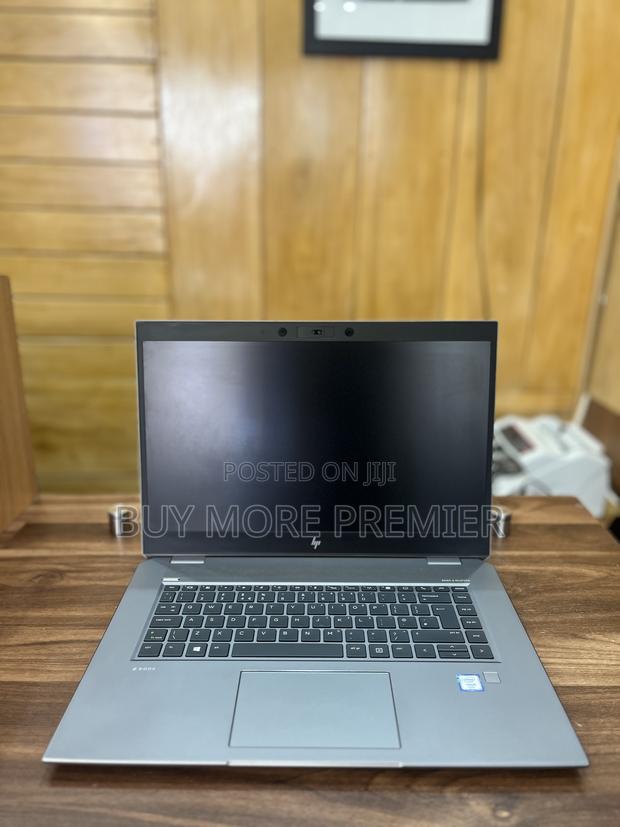 Laptop HP ZBook Studio G5 32GB Intel Xeon SSD 512GB · Photo 2