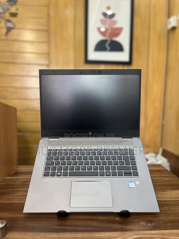 Laptop HP ZBook Studio G5 32GB Intel Xeon SSD 512GB · Photo 5