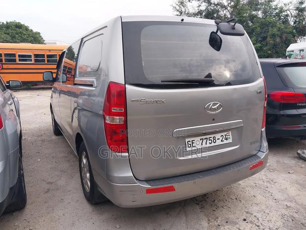 Hyundai Starex 2013 Silver · Photo 5