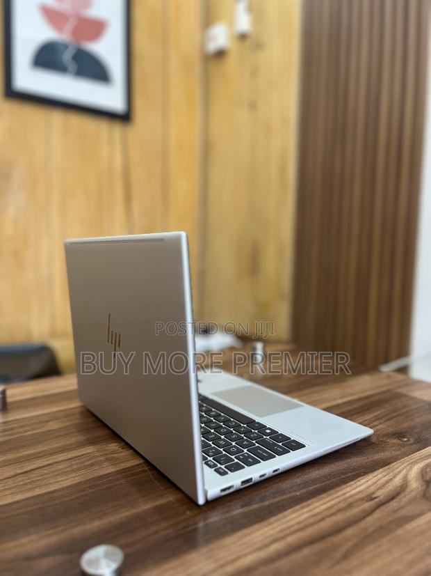 Laptop HP EliteBook 830 G9 16GB Intel Core I5 SSD 512GB · Photo 3