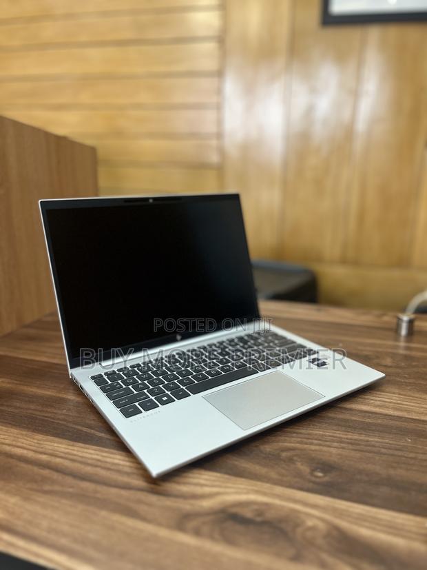Laptop HP EliteBook 830 G9 16GB Intel Core I5 SSD 512GB · Photo 1