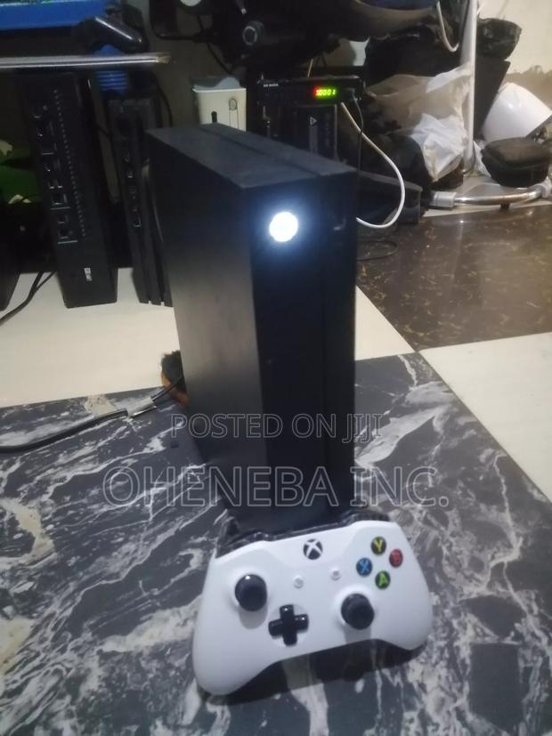 Xbox One X With 11 Games Installed · Photo 5