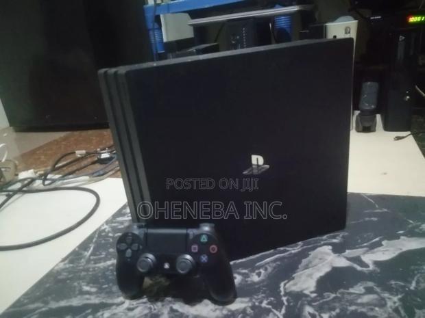 Ps4 Pro With FC27+ 6 More Games Installed +2 Controllers · Photo 6
