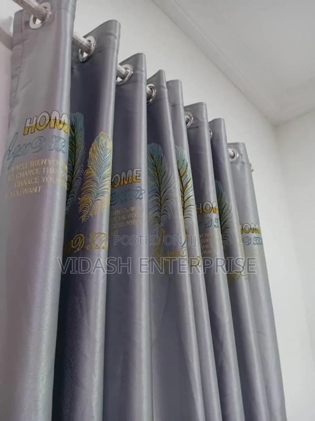 Sunlight Control ( Width 4.5 Feet/ Length 8.5 Feet · Photo 1