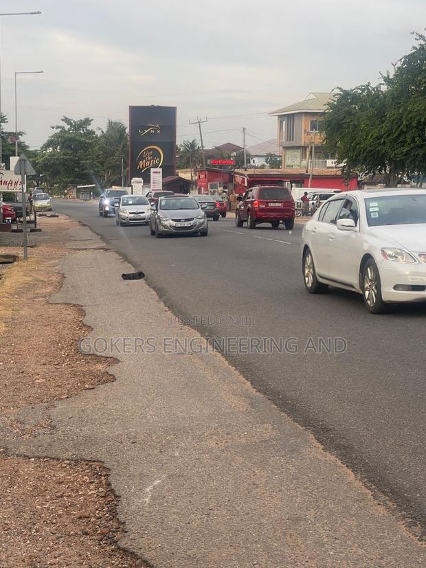 East Legon Papas Pizza Billboard Available for Rent · Photo 1
