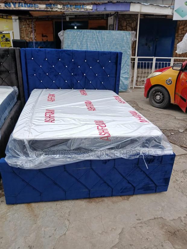 Double Bed Frame With Mattress · Photo 1