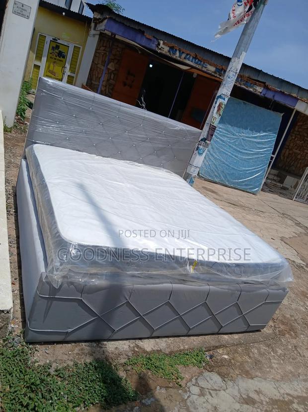 Queen Size Bed Frame With Mattress · Photo 1