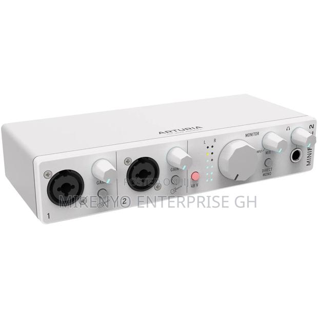 Arturia - Minifuse 2 - Usb Audio Midi Interface - White · Photo 4
