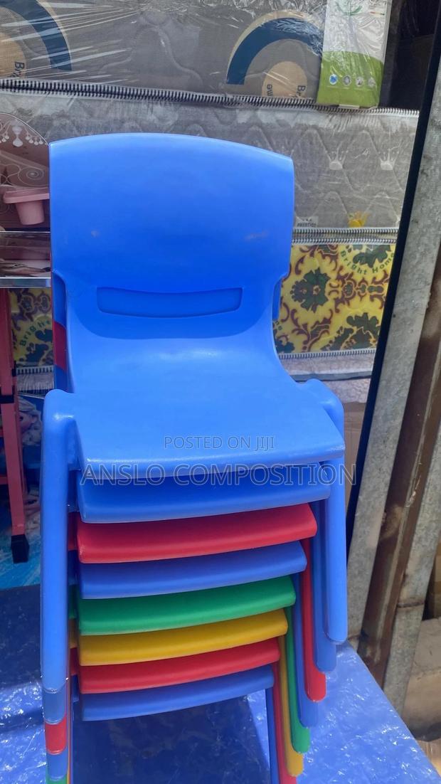 Kids Portable Learning Plastic Chairs · Photo 4