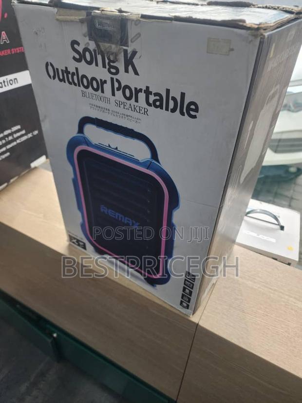 Remax Song K Outdoor Portable Bluetooth Speaker · Photo 1