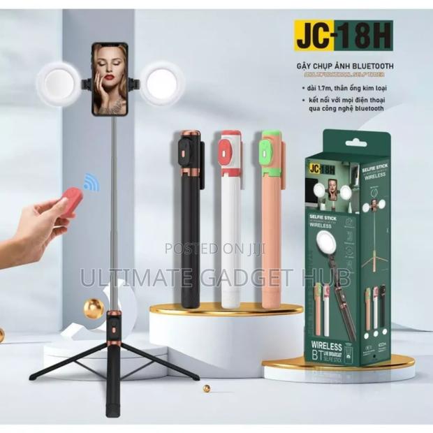 Wireless Live Bluetooth Selfie Stick With Remote Control · Photo 1