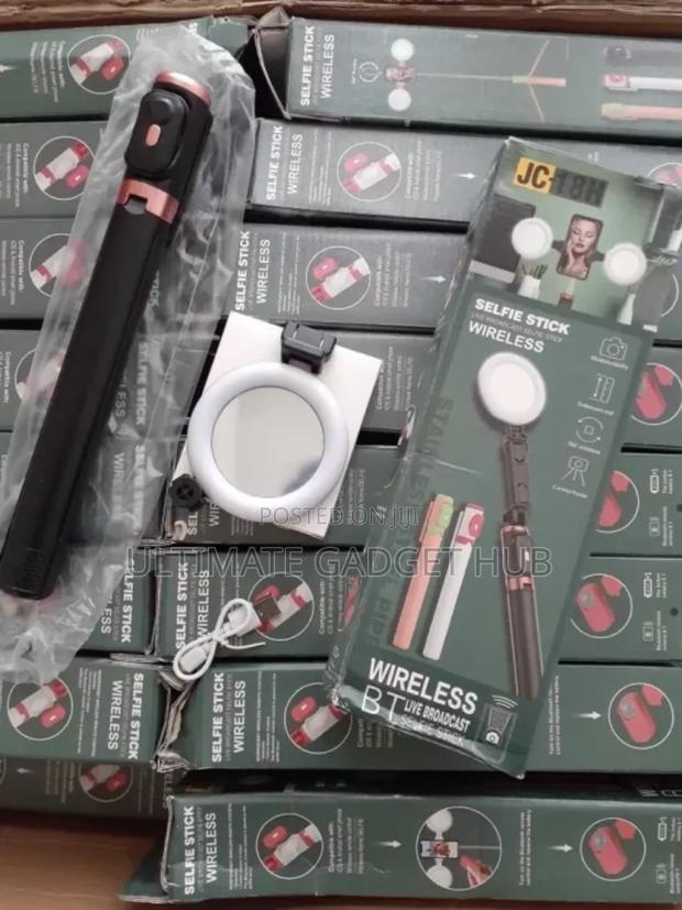 Wireless Live Bluetooth Selfie Stick With Remote Control · Photo 4