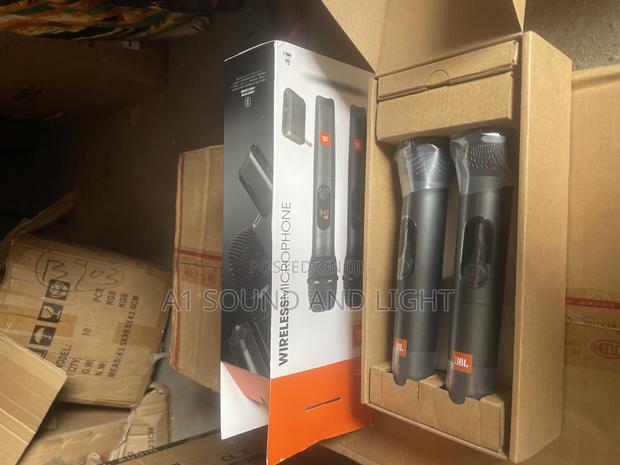 JBL Wireless Two Microphone With Dual-Channel Receiver · Photo 2