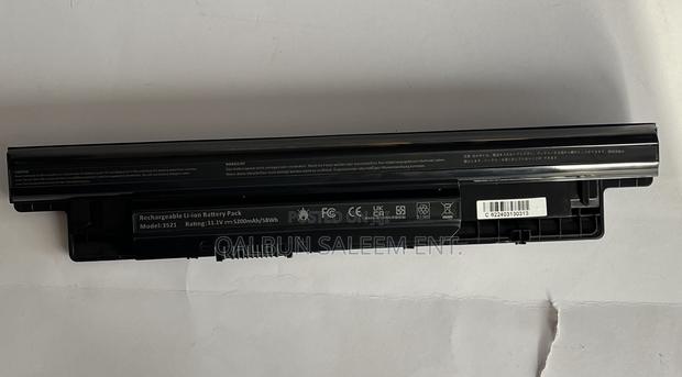 Dell Xcrmd 3521 Laptop Replacement Battery · Photo 3