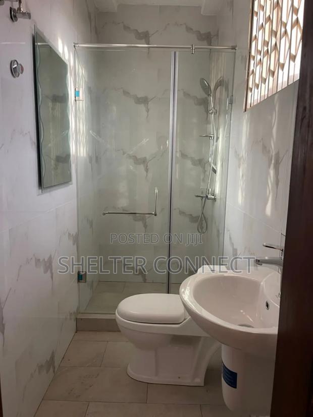 4bdrm Duplex in Oyarifa for sale · Photo 7