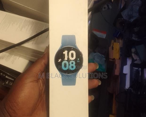 Samsung Galaxy Watch 5 Blue Smart Watch · Photo 1