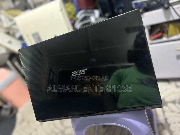 Laptop Acer Aspire E15 8GB Intel Core i3 HDD 750GB · Photo 2