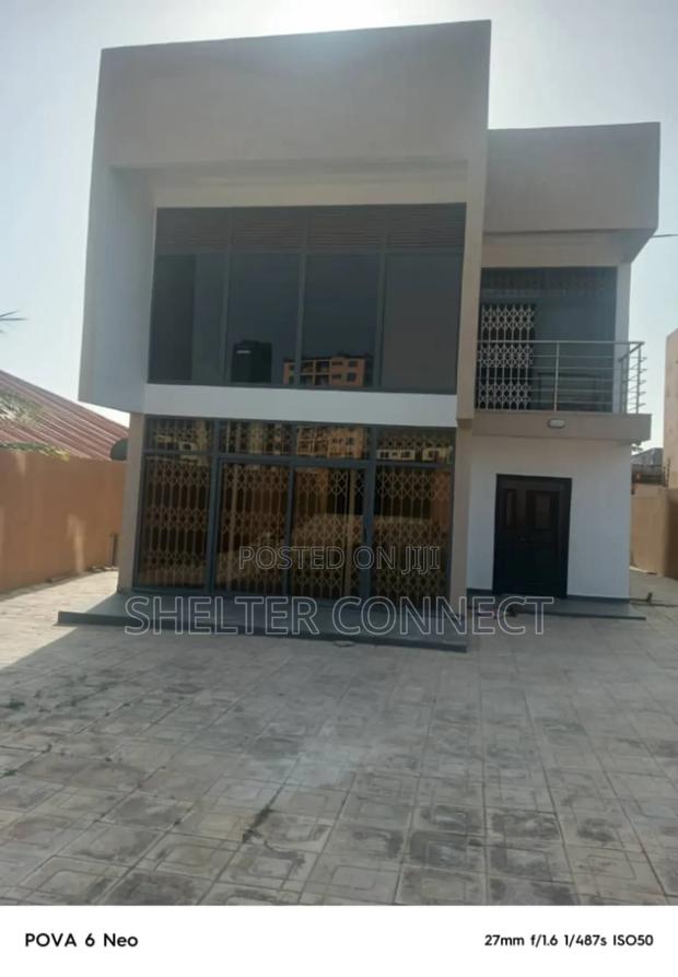 5bdrm Duplex in Oyarifa for sale · Photo 1