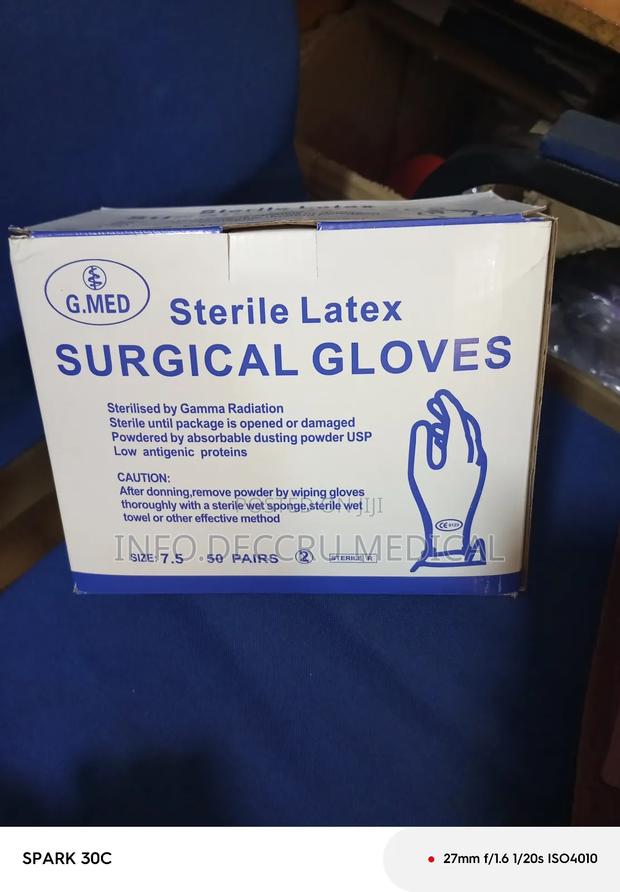 Surgical Gloves Size 7.5 · Photo 1