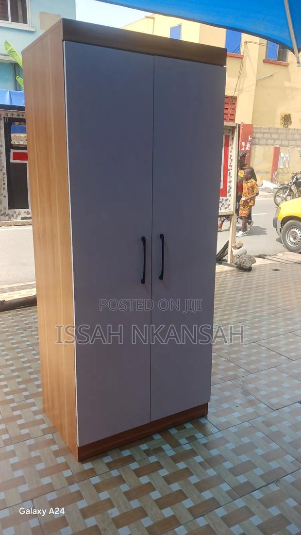 Wood Wardrobe · Photo 1