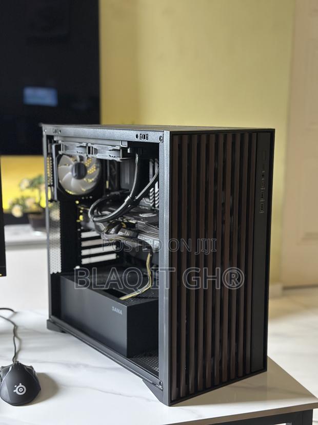 Desktop Computer Asus 32GB Intel Core I7 SSD 1T · Photo 1