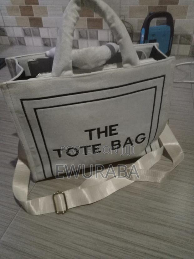 Large Capacity Tote Bag · Photo 2