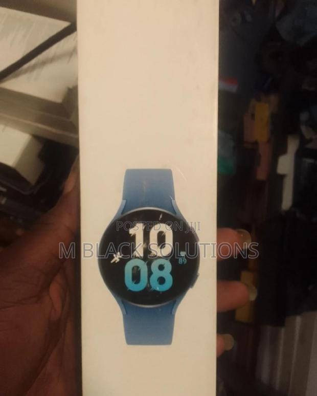 Samsung Galaxy Watch 5 Blue Smart Watch · Photo 2