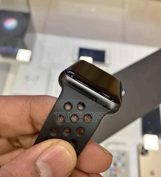 Apple Watch Series 3 · Photo 1