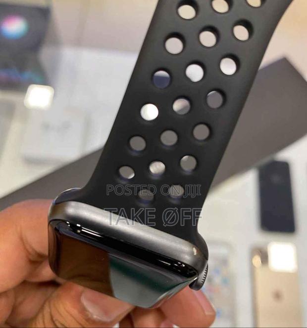 Apple Watch Series 3 · Photo 3