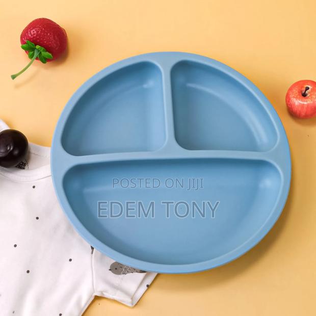 3pcs Baby Silicone Dining Plates · Photo 1