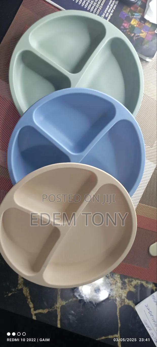 3pcs Baby Silicone Dining Plates · Photo 4