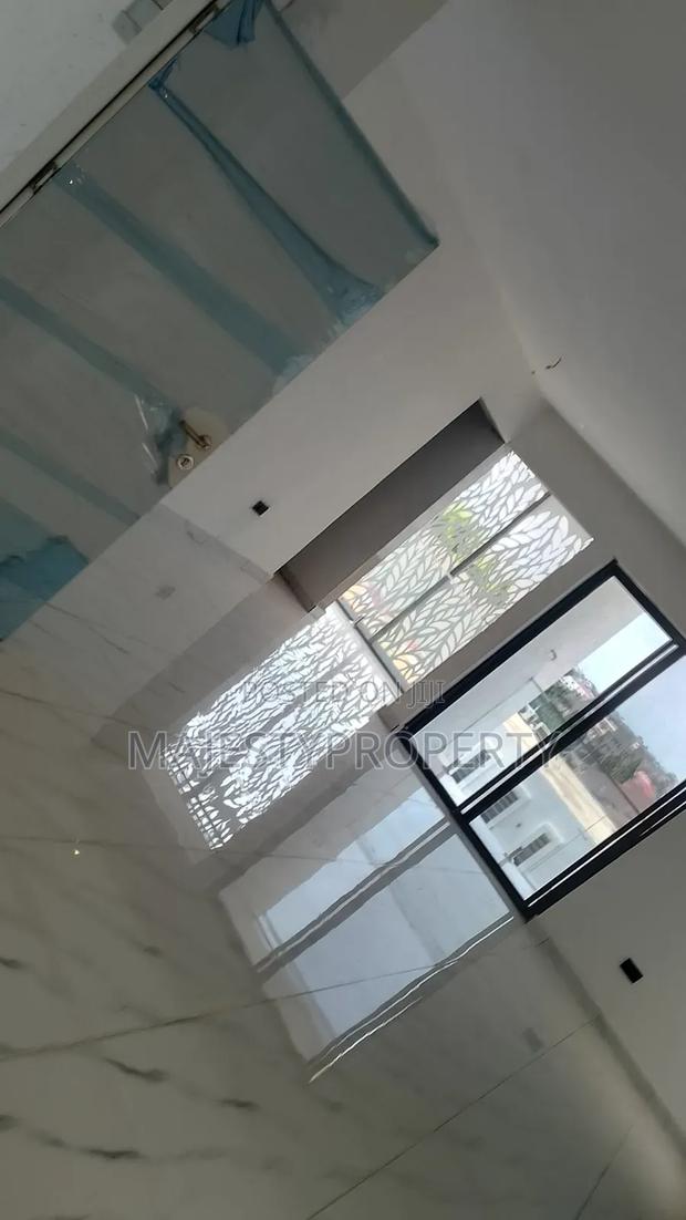 Newly Built 5bedrooms Self-Compound for Sale at Adiriganor · Photo 7