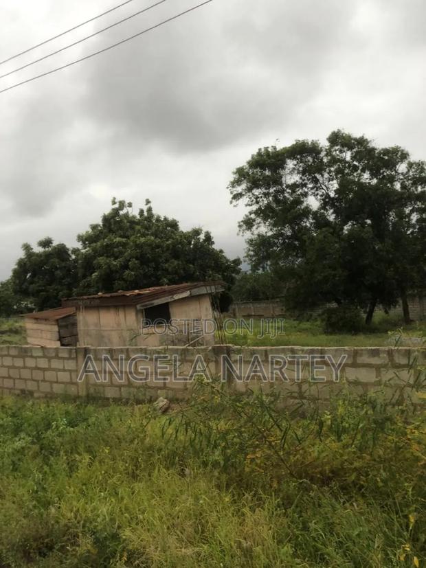 Two and Half Plots in Sakumono Estates · Photo 5