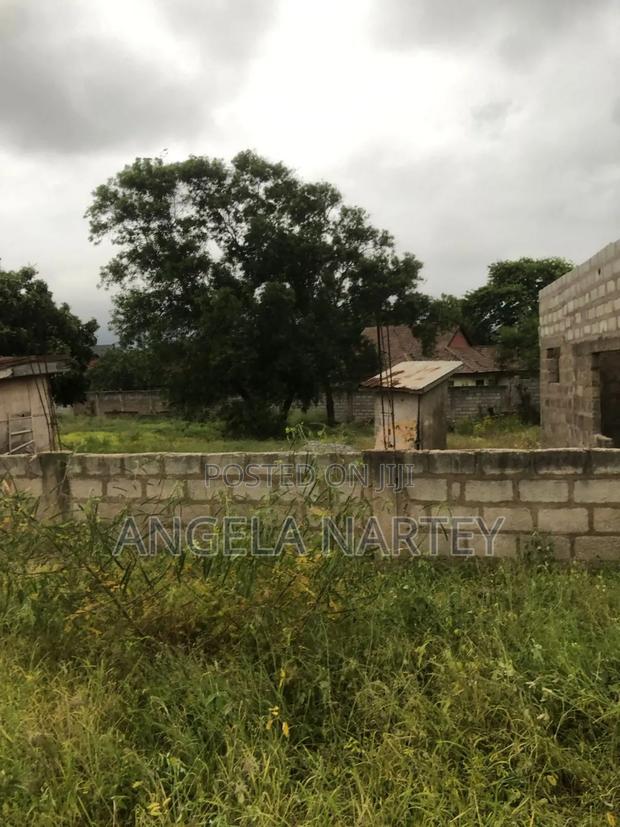 Two and Half Plots in Sakumono Estates · Photo 2