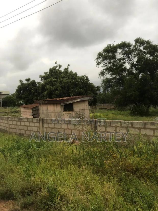 Two and Half Plots in Sakumono Estates · Photo 7