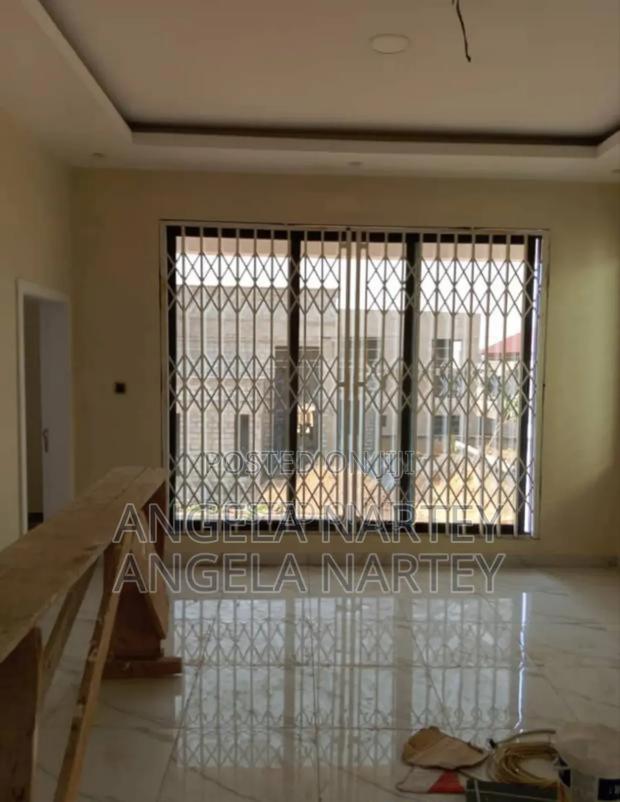 4bdrm House in Sakumono Estates for sale · Photo 2