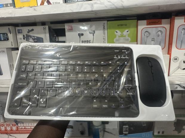 Bluetooth Keyboard With Mouse · Photo 1