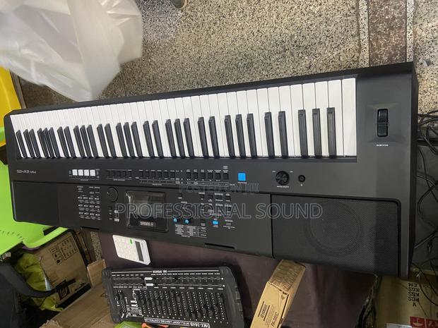 Yamaha PSR -Ew425 · Photo 1