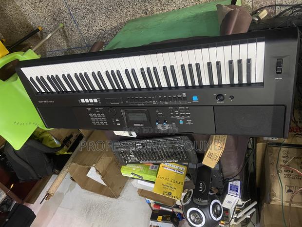 Yamaha PSR -Ew425 · Photo 2