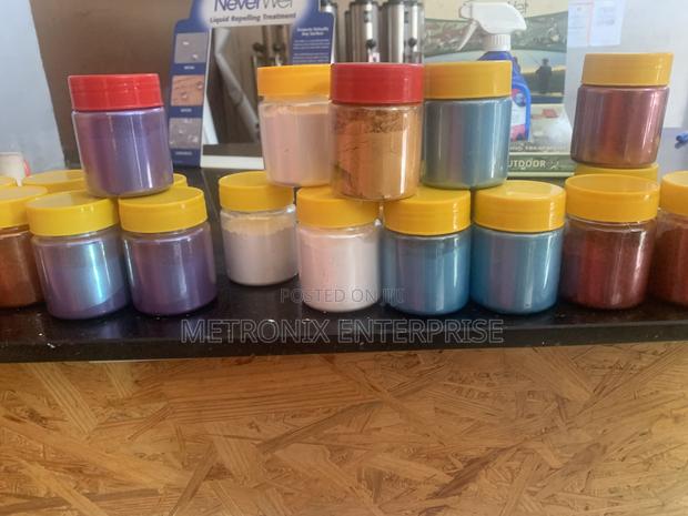 Mica and Metalic Expoxy Colorants · Photo 5