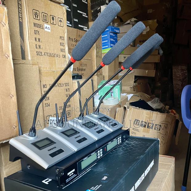Shure Am401 Unidirectional Wireless Conference Microphones [4 Set] · Photo 3