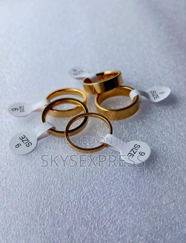 Gold Stainless Steel Rings · Photo 1