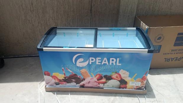 Ice Cream Display Fridge · Photo 1
