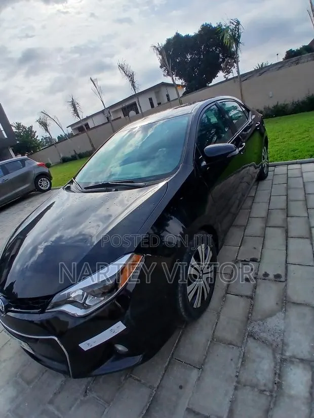 Toyota Corolla 2014 Black · Photo 1