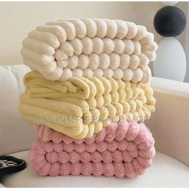 Fluffy Blanket/Comforter · Photo 2