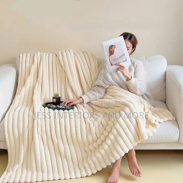 Fluffy Blanket/Comforter · Photo 1
