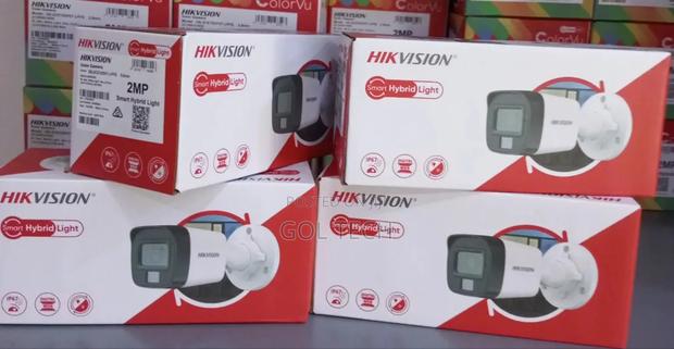 Hikvision 2mp Smart Hybrid Camera 2mp Full Color Audio · Photo 1