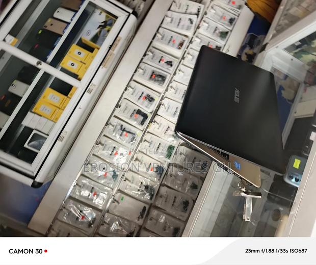 Laptop Asus 4GB Intel Core I3 HDD 1T · Photo 1