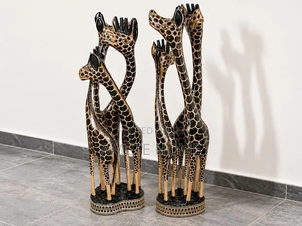 Hand Carved Giraffe Figures · Photo 1
